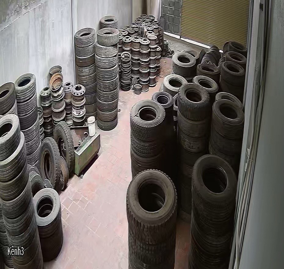 ĐẠI LÝ LỐP XE CỬU LONG THIÊN : CHUYÊN CUNG CẤP CÁC LOẠI LỐP LƯỚT SỐ LƯỢNG LỚN